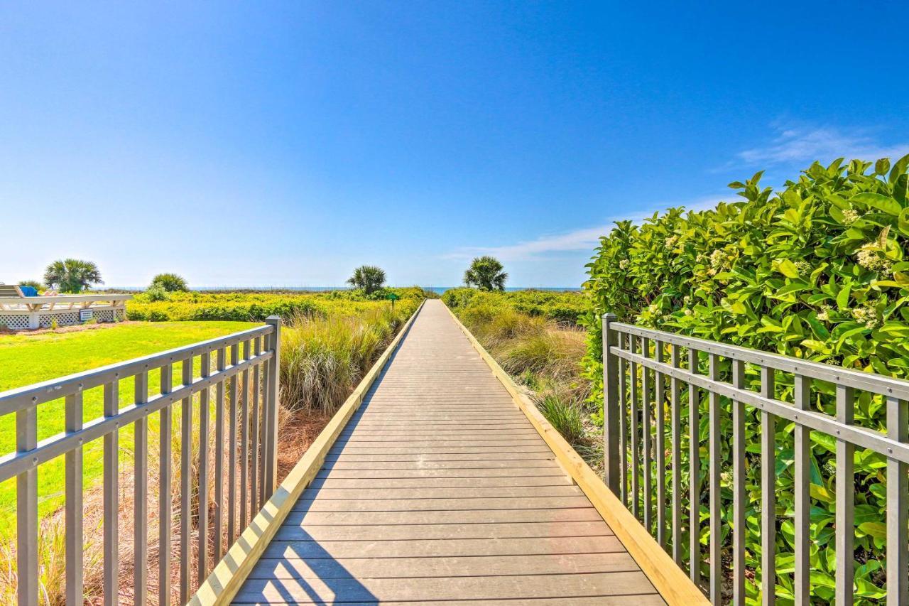 Coastal Condo With Pool And Direct Beach Access! ヒルトンヘッドアイランド エクステリア 写真